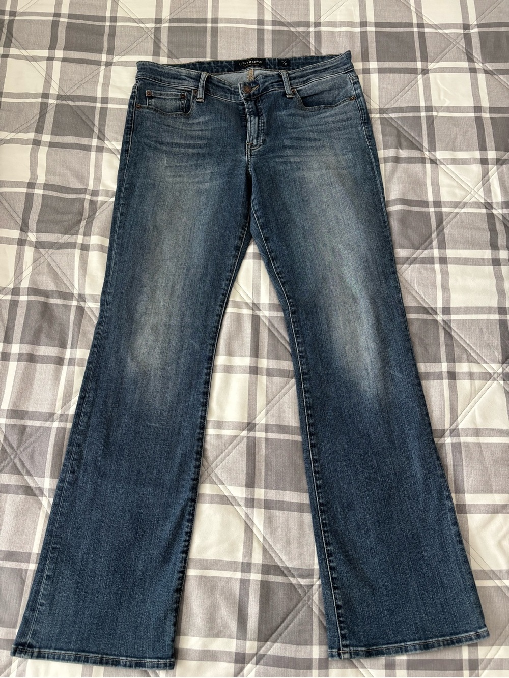 Lucky Brand Women's Flare Jeans in Dark Washed Blue